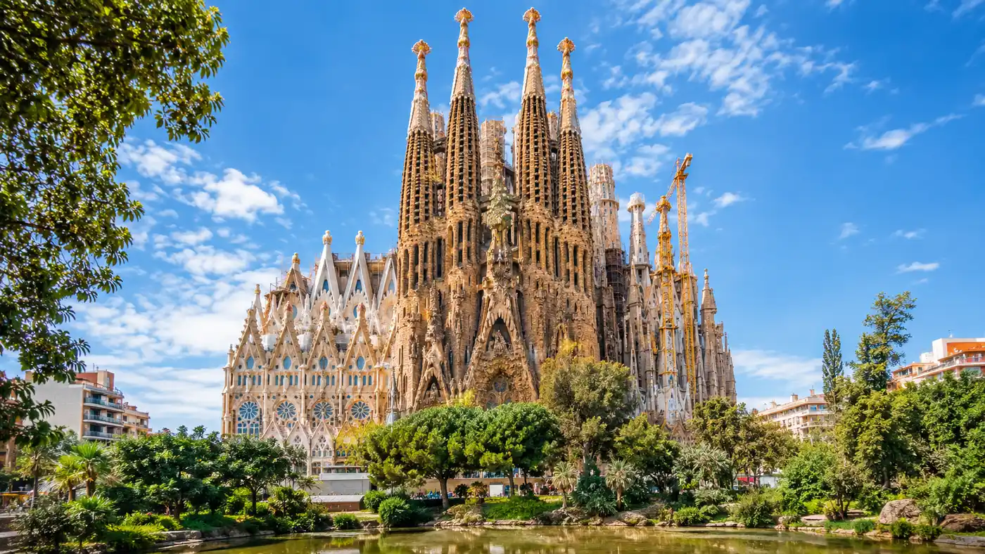 Sagrada Familia Facades: Nativity, Passion & Glory Explained