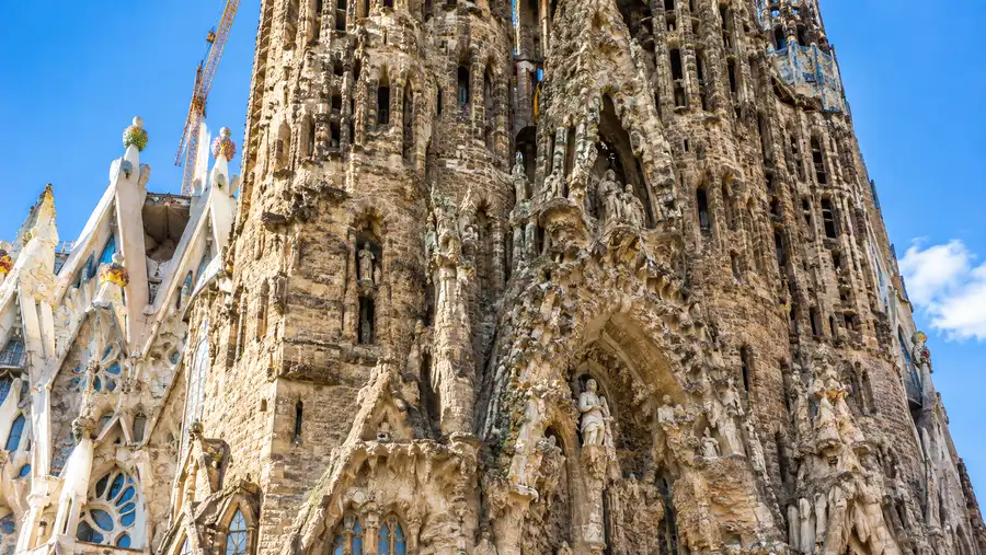 Sagrada Familia Guided Tours & Audio Guides: Which Is Best?